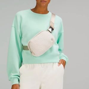 Lululemon where everywhere belt bag